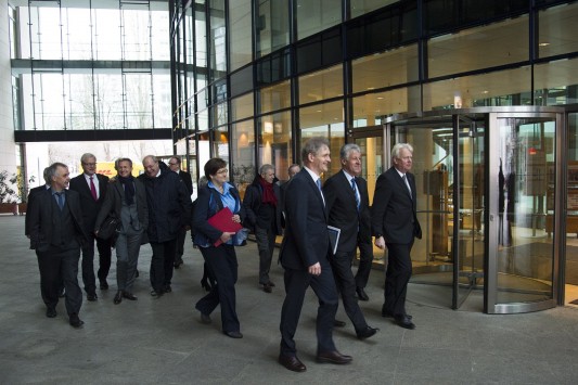 Ruhrgebiets-OberbürgermeisterInnen reisten zu Gespräche nach Berlin. Hier auf dem Weg ins Willy-Brandt-Haus.