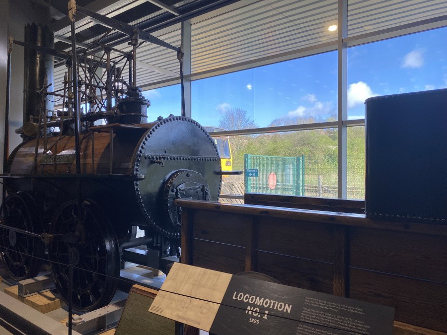 Erste Dampflokomotive, die einen Personenzug zog. Museum Locomation Shildon. - Dr. Claudia Roos