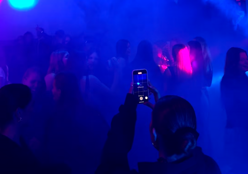 200 Jugendliche feierten gemeinsam bei der Jugenddisco Lil Clubbing. - Tobias Schönfeld
