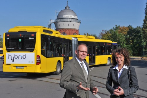 Via Verkehrsgesellschaft testet einen neuen Hybridbus auf der Linie 124. 11.10.2010 Foto: Walter Schernstein