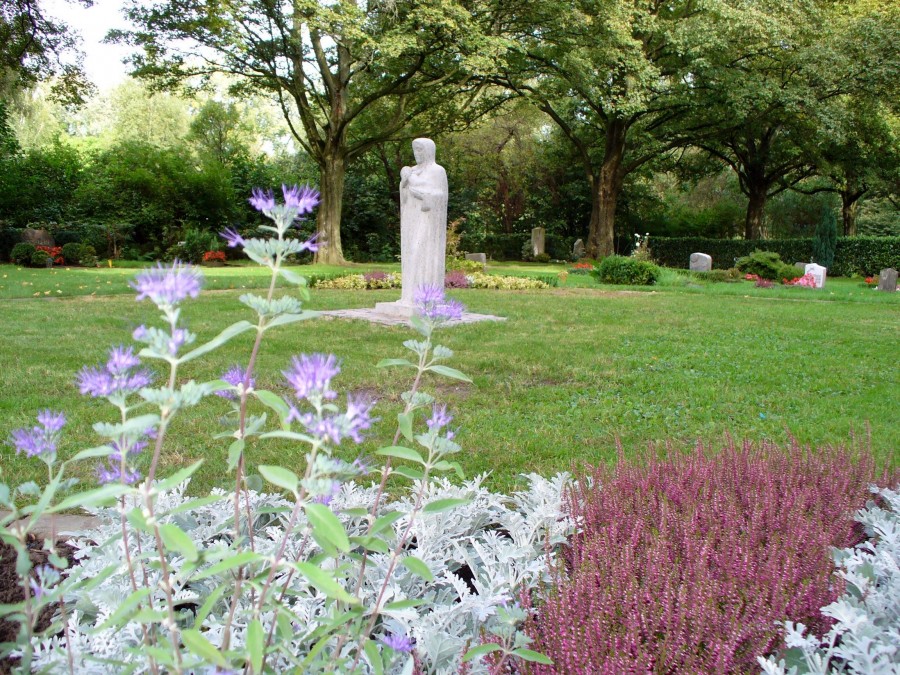 Reihengrabstätte für Totgeburten, Sternenfeld Hauptfriedhof - Walter Schernstein