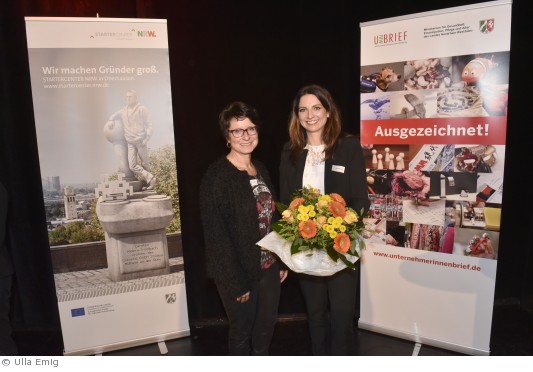 von links: Gründungsberaterin Dr. Uta Willim und U-Brief-Preisträgerin 2016 Julia Schiminski