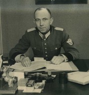 Dr. Otto Weiß im Dienst beim Polizeipräsidenten in Breslau (Foto um 1940)