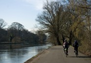 Fahrradfahrende auf dem RuhrtalRadweg