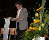 Pflege-Experte Oskar Dierbach beim Festakt zur Übergabe der Mülheimer Erklärung zur Würde und Lebensqualität Pflegebedürftiger und der sie Pflegenden in der Aula Realschule Stadtmitte am 8. Juli 2013.