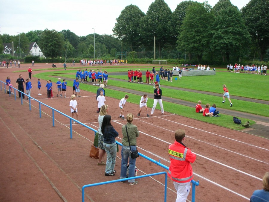 Im Rahmen des Grundschulsportfestes 2006/2007 fanden die Stadtmeisterschaften Leichtathletik statt.