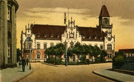 Ansicht des Postgebäudes am Viktoriaplatz (o.D.)