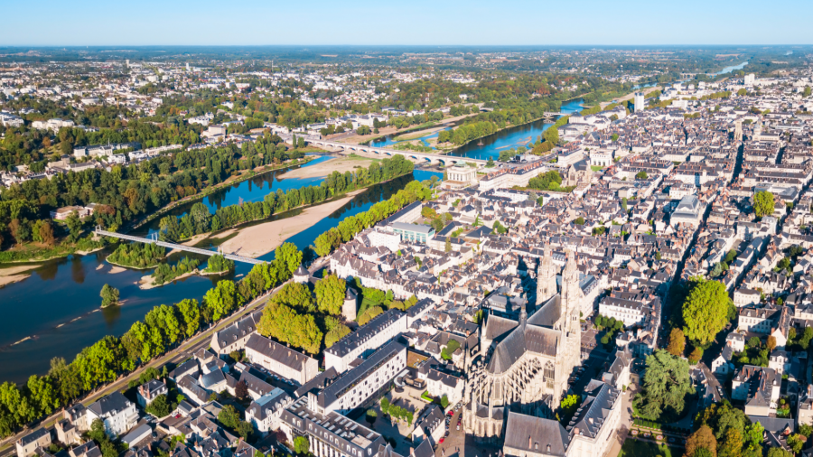 Luftaufnahme, Panorama von Tours an der Loire in Frankreich - Partnerstadt von Mülheim an der Ruhr - Canva