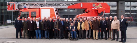 Einmal im Jahr findet ein Treffen der Pensionäre der Feuerwehr Mülheim statt. In gemütlicher Runde werden hier alte Geschichten erzählt.