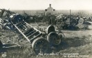 Eine durch französische Truppen zerstörte deutschen Kraftwagenkolonne beim Kämpfen in Frankreich