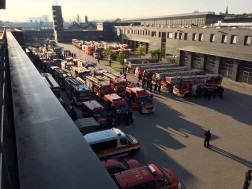 Geballte Feuerwehrkraft - Die gesamte Flotte aus Mülheim und der zusätzlichen Einheiten aus den RP Düsseldorf und Detmold