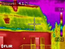 Beispiel für die Anwendung der Thermografie zur Darstellung von Oberflächentemperaturen der Gebäudehülle