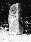 Der Gedenkstein für Adam von Kamp im Witthausbusch in Mülheim an der Ruhr
