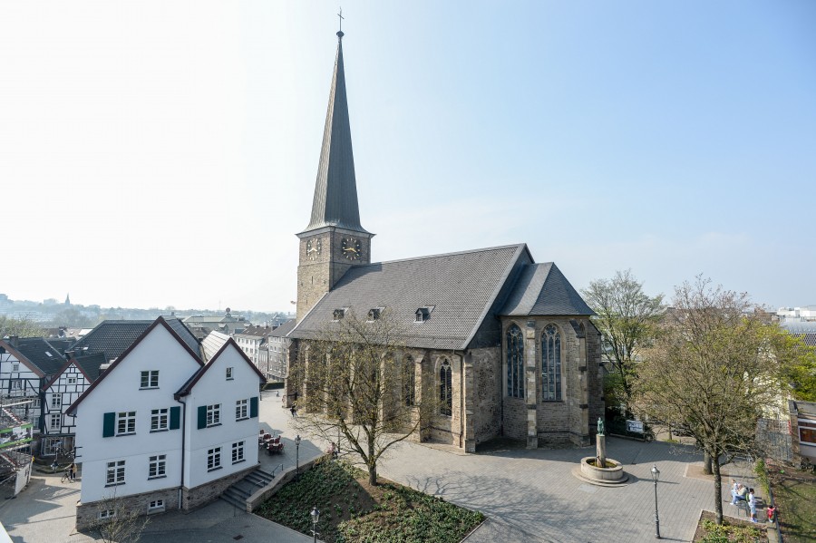 Petrikirche, Kirchenhügel, Petrikirchenhaus - Walter Schernstein