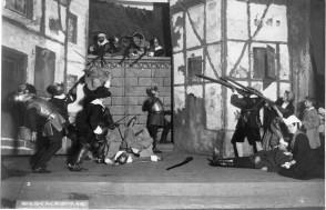Mitglieder des Geschichtsvereins stellen in einem lebenden Bild eine Szene der Stadtgeschichte nach – Stadtjubiläum 1908