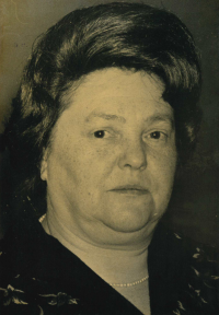 Die ersten Frauen im Mülheimer Stadtparlament. Luise Foshagen war eine der ersten Stadtverordneten Mülheims im Jahr 1946. - Stadtarchiv