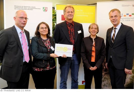 Auszeichnung für draussenkinder: v.l.n.r. Prof. Dr. Günther Bachmann, Elfriede Majer, Jürgen Heuser, Dr. Christiane Richard-Elsner,  Minister Johannes Remmel