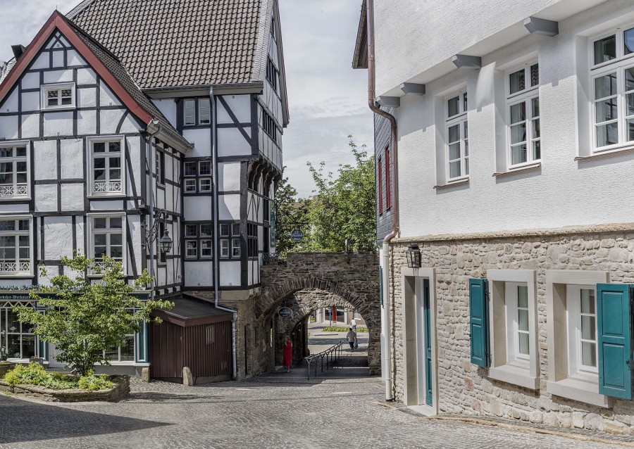 Der Kirchenhügel ist die Keimzelle der historischen Altstadt Mülheims. - Jürgen Brinkmann