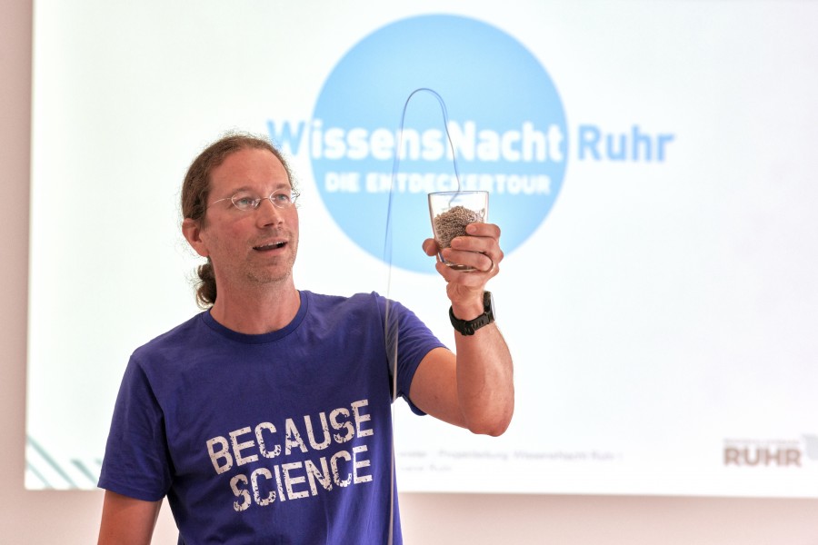 Wissenschaft zum Anfassen und Mitmachen: Dr. Nicolas Wöhrl von der Universität Duisburg-Essen - RVR/Friedrich