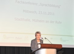 Fachkonferenz Sprachbildung, Stadthalle. 23.11.2011 Foto: Walter Schernstein