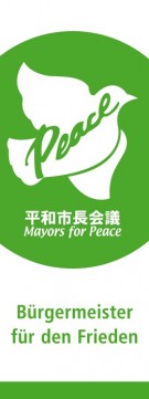 Für eine friedliche Welt ohne Atomwaffen: Die Flagge des weltweiten Städtebündnisses Bürgermeister für den Frieden (Mayors for Peace) - mayorsforpeace.de