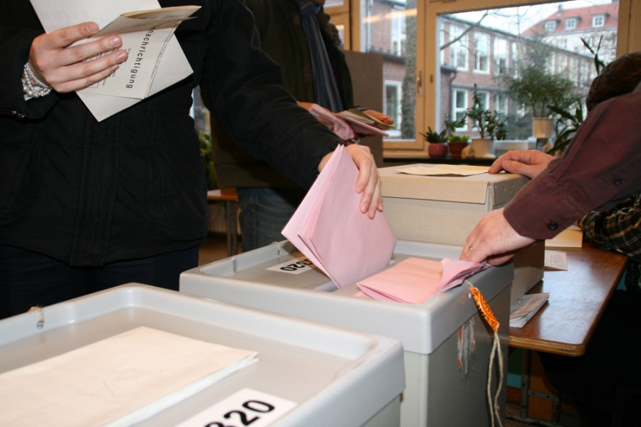 Bürgerentscheid: Abgabe der Stimmzettel im (Brief-)Wahlbüro