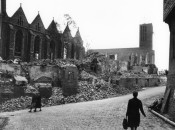 Die zerstörte Petri- und Marienkirche auf dem Kirchenhügel. - Quelle/Autor: Stadtarchiv