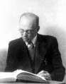 Valentin Tomberg bei seiner Lieblingsbeschäftigung - dem Lesen