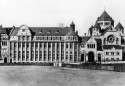 Der Viktoriaplatz mit Synagoge und Neubau der Städtischen Sparkasse (1909)