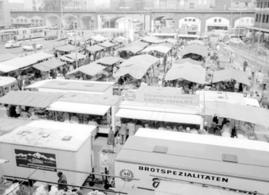 Bahnbögen im Wandel der Zeit: Rathausmarkt 1969
