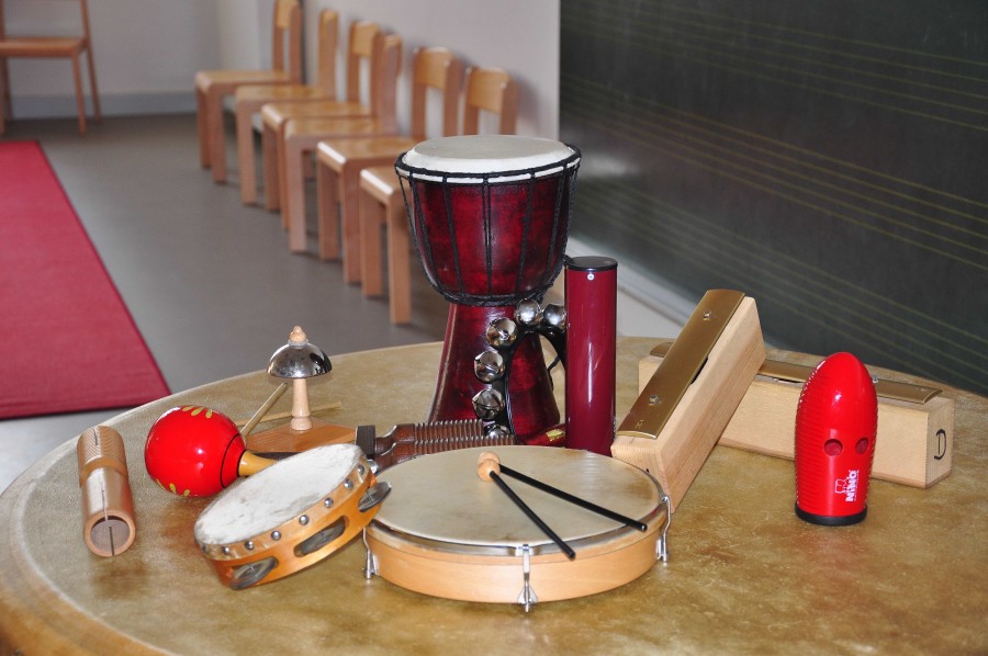 Klanginstrumente, die für den Musikgarten oder die Musikalische Früherziehung (MFE) verwendet werden. - Musikschule Mülheim