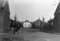 Die Verbindung zwischen Mausegatt- und Kreftenscheerstraße, vermutlich vor dem Ersten Weltkrieg (im Hintergrund die Heißener Kirche)