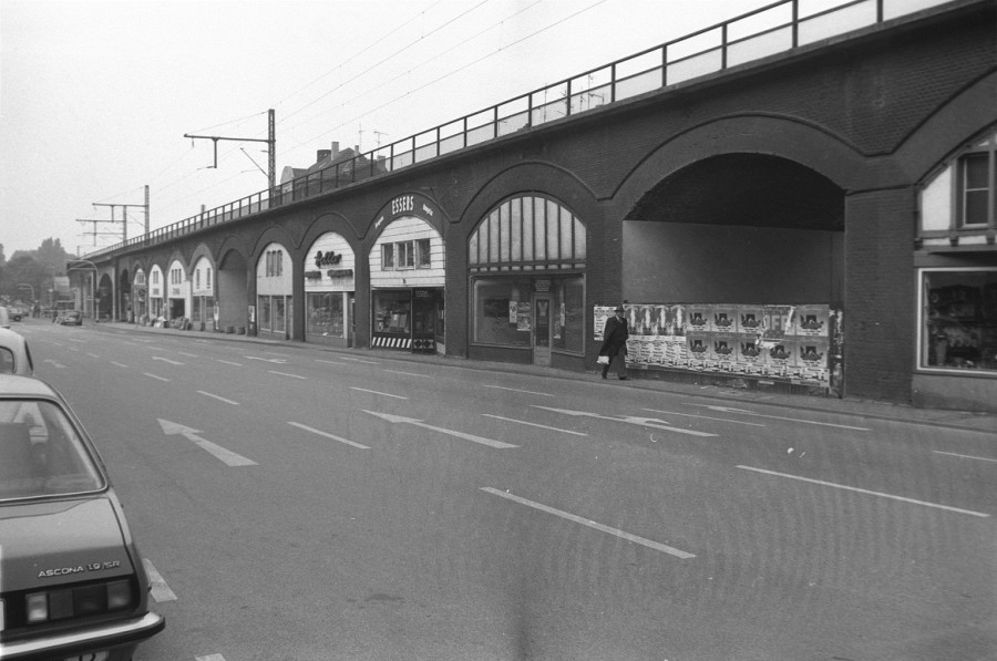 Unterer Teil der Bahnbögen am 3. Oktober 1978 - Stadtarchiv